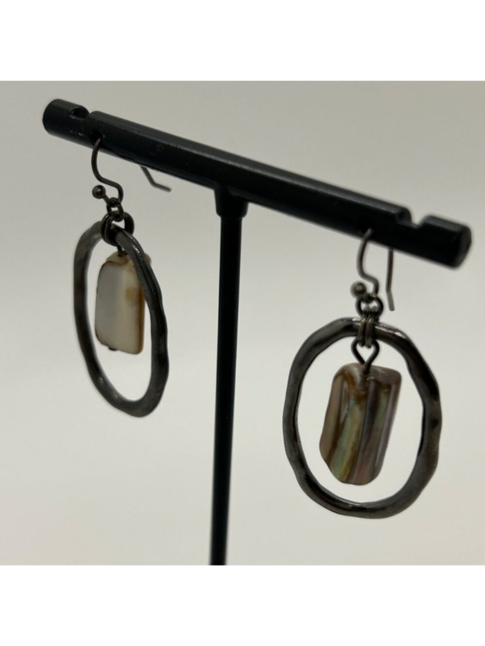 Handmade Silver Tone Earrings Mother Of Pearl Abalone Shell Oval Frame Dangle - Picture 8 of 10